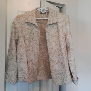 EUC Chico beige and cream floral woven jacket